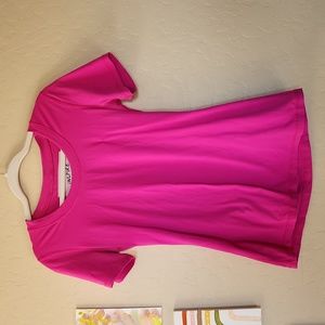 Lululemon fushia basic tee